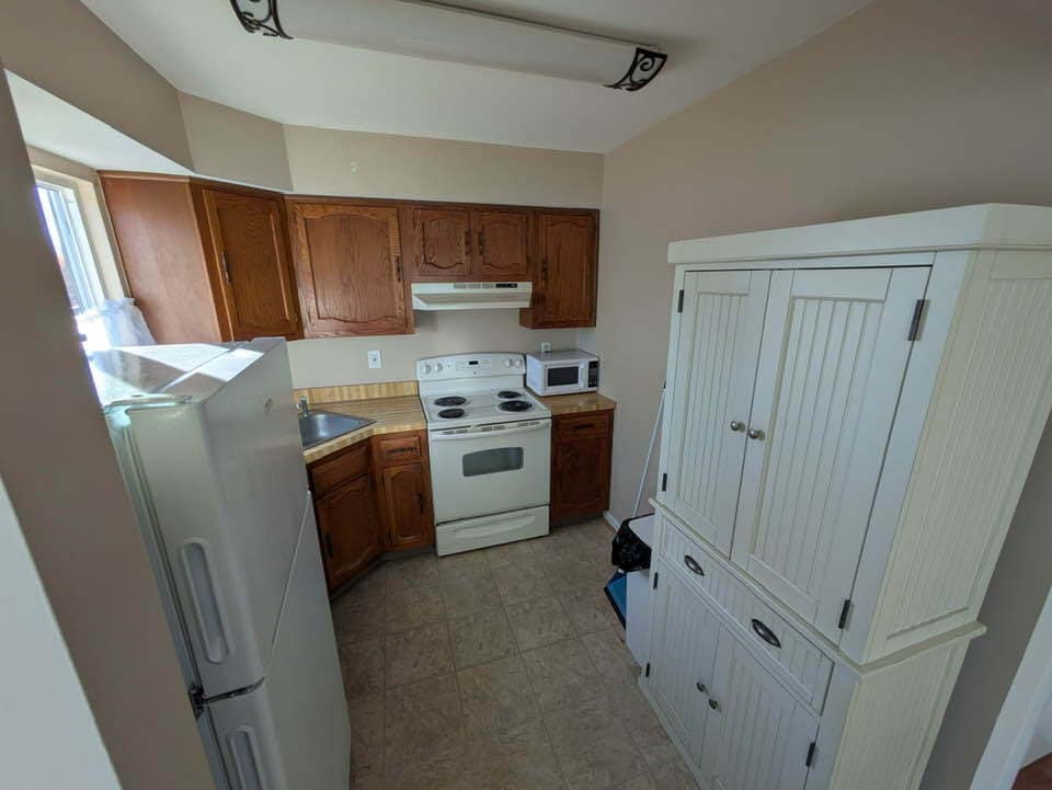 kitchen - 7026 Basswood Rd