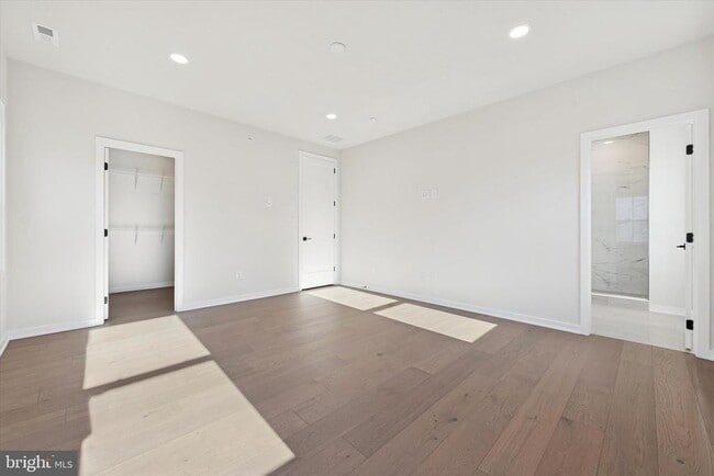 Building Photo - 64 Alroy Rd