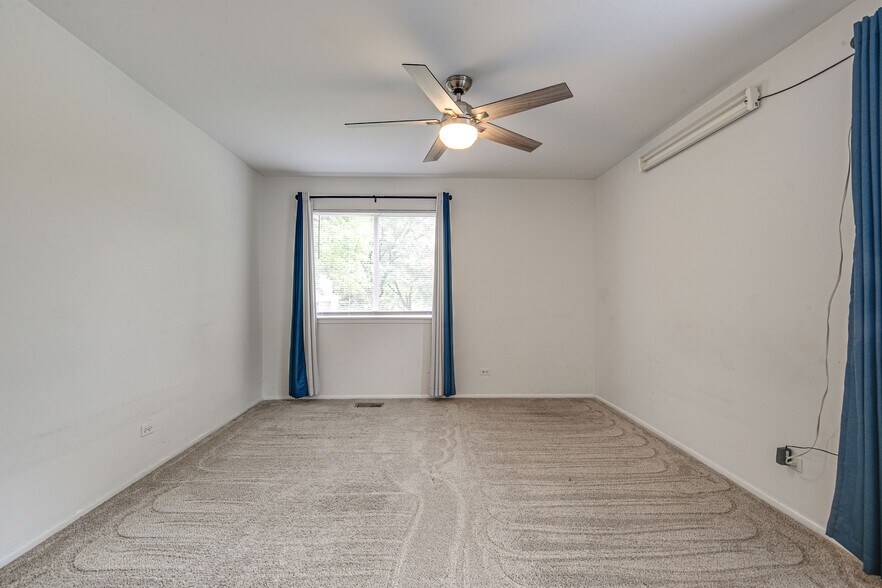 Building Photo - 1075 Auburn Ln