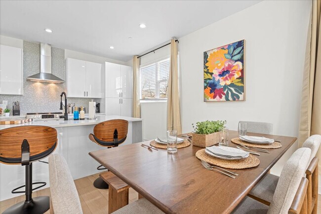 Building Photo - 1319 Anderson St