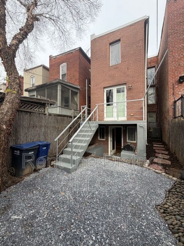 Building Photo - 1716 V St NW