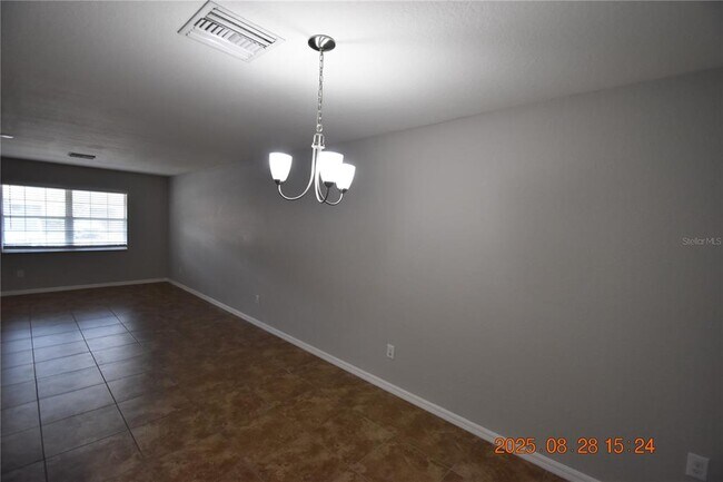 Building Photo - 27525 Desert Willow Way