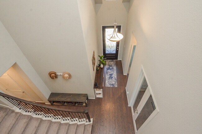 Building Photo - 3711 Lake Falls Dr