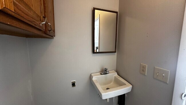 Building Photo - 4605 Grandview Ct