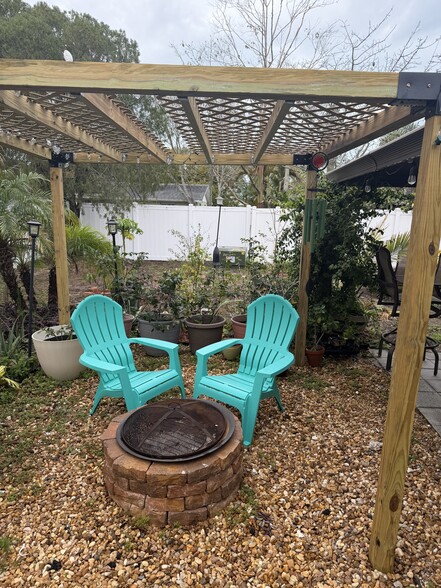 Building Photo - 2603 Almond Dr