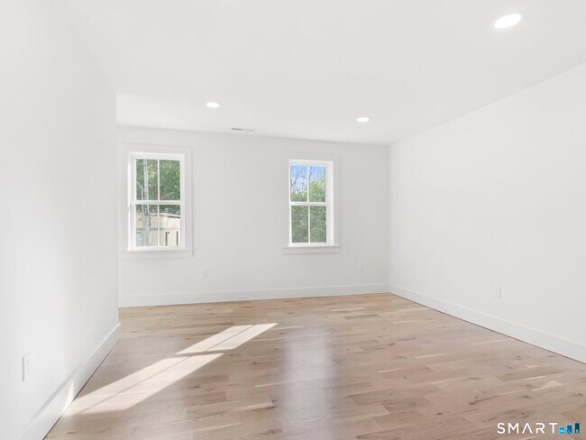 Building Photo - 325 Coram Ave