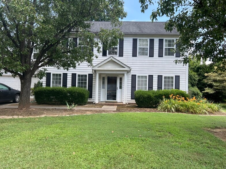 Front of House - 13500 Walkers Creek Dr