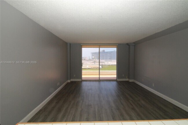 Building Photo - 13499 Biscayne Blvd