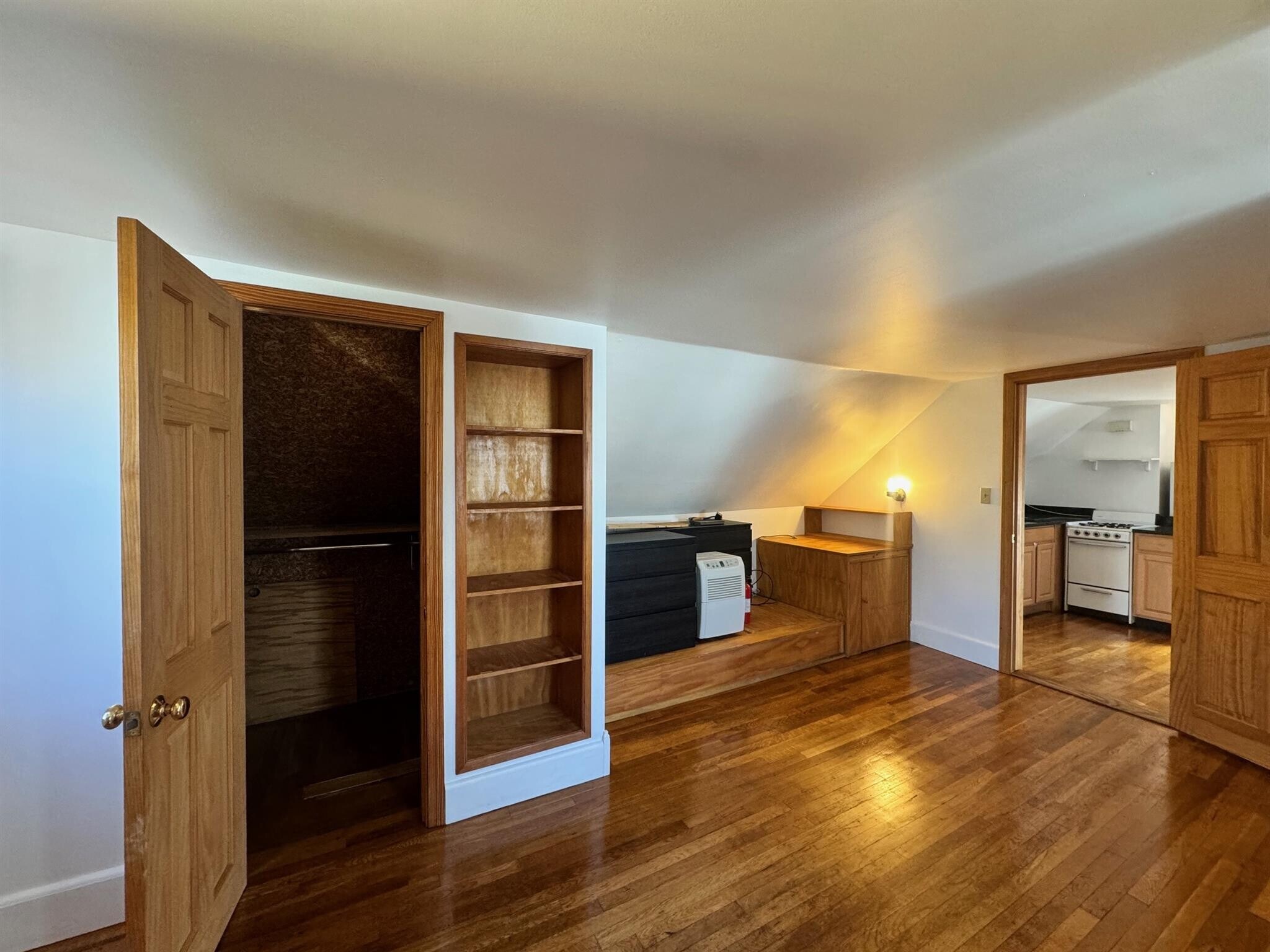 Building Photo - 8 Allen St