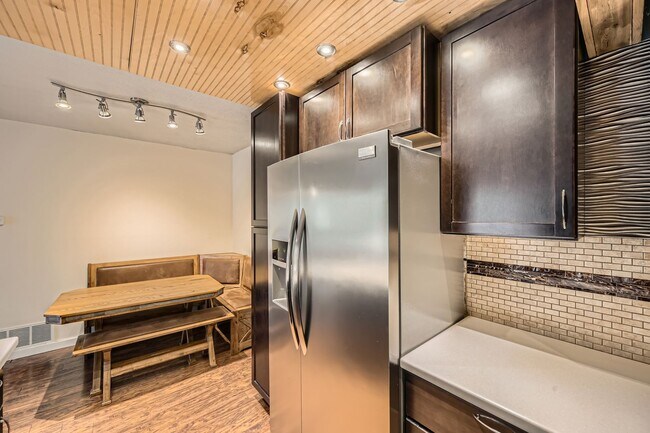 Building Photo - Main level Two Bedroom in Cheyenne Mountai...