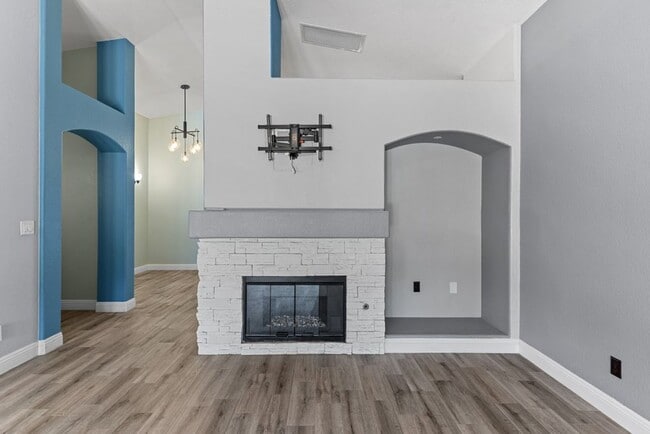 Building Photo - Spacious Single Story, 4 Bedroom "Henderso...