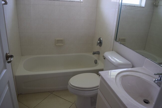 Building Photo - Stunning upgraded and immaculately maintained 3/2/2 home close to Gatlin I-95