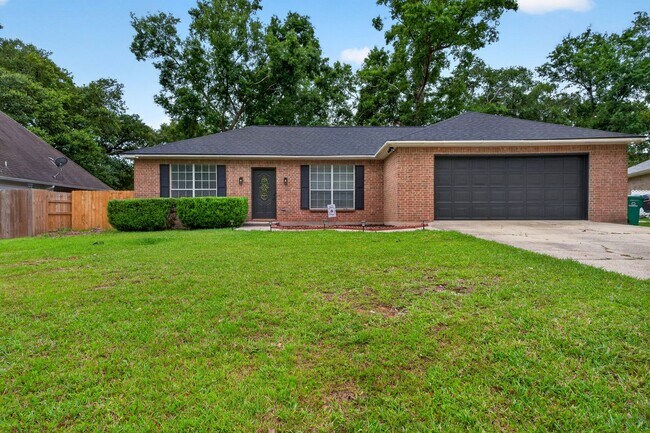 Building Photo - Beautiful Diamondhead Home