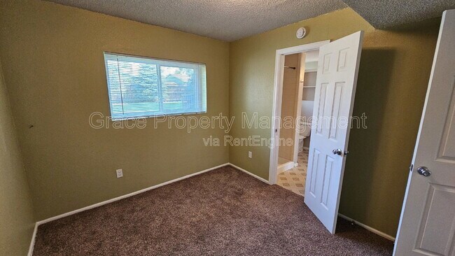 Building Photo - 3234 S Dudley St