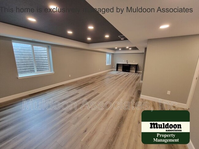 Building Photo - 6052 San Mateo Dr
