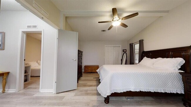 Building Photo - 1519 Hillcrest Dr