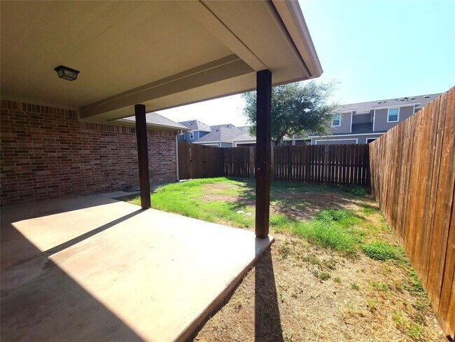 Building Photo - 1110 Avendale Dr