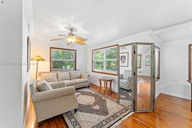 Building Photo - 918 Tequesta St