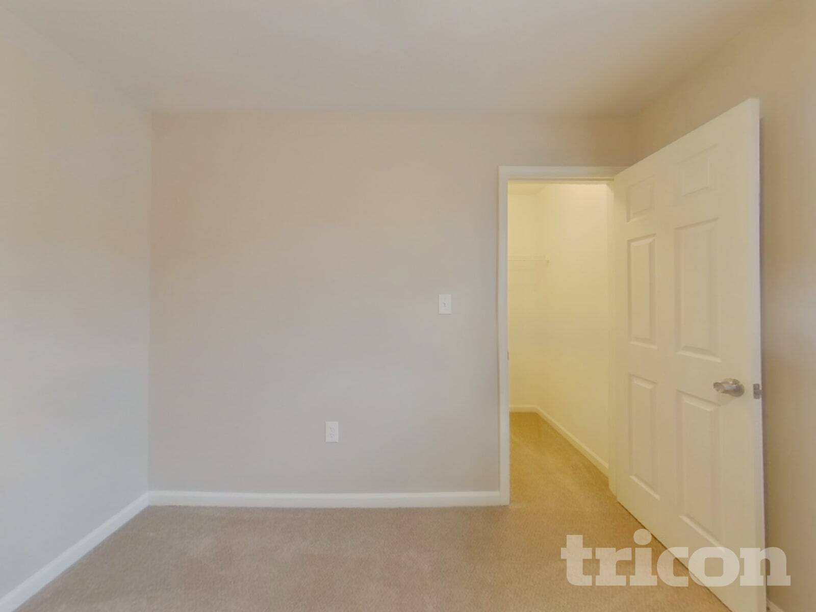 Building Photo - 1221 Jordans Pond Ln