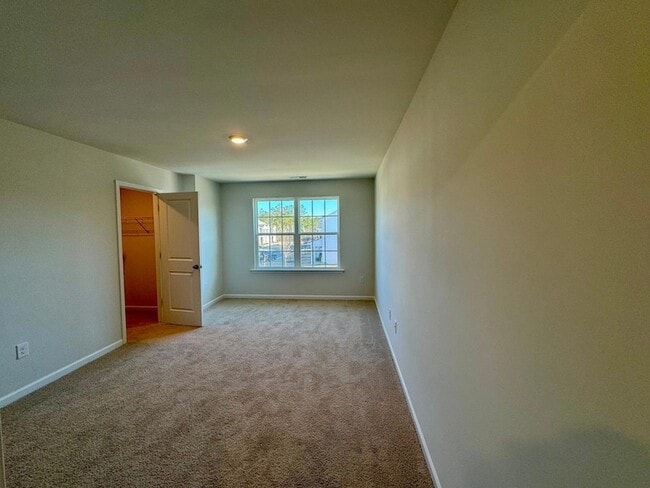 Building Photo - 149 Tributary Wy