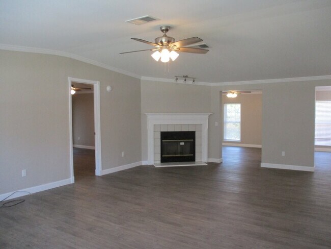 Building Photo - 213 Pettiford Rd