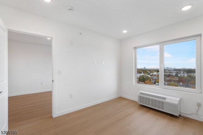 Building Photo - 768 Bergen St