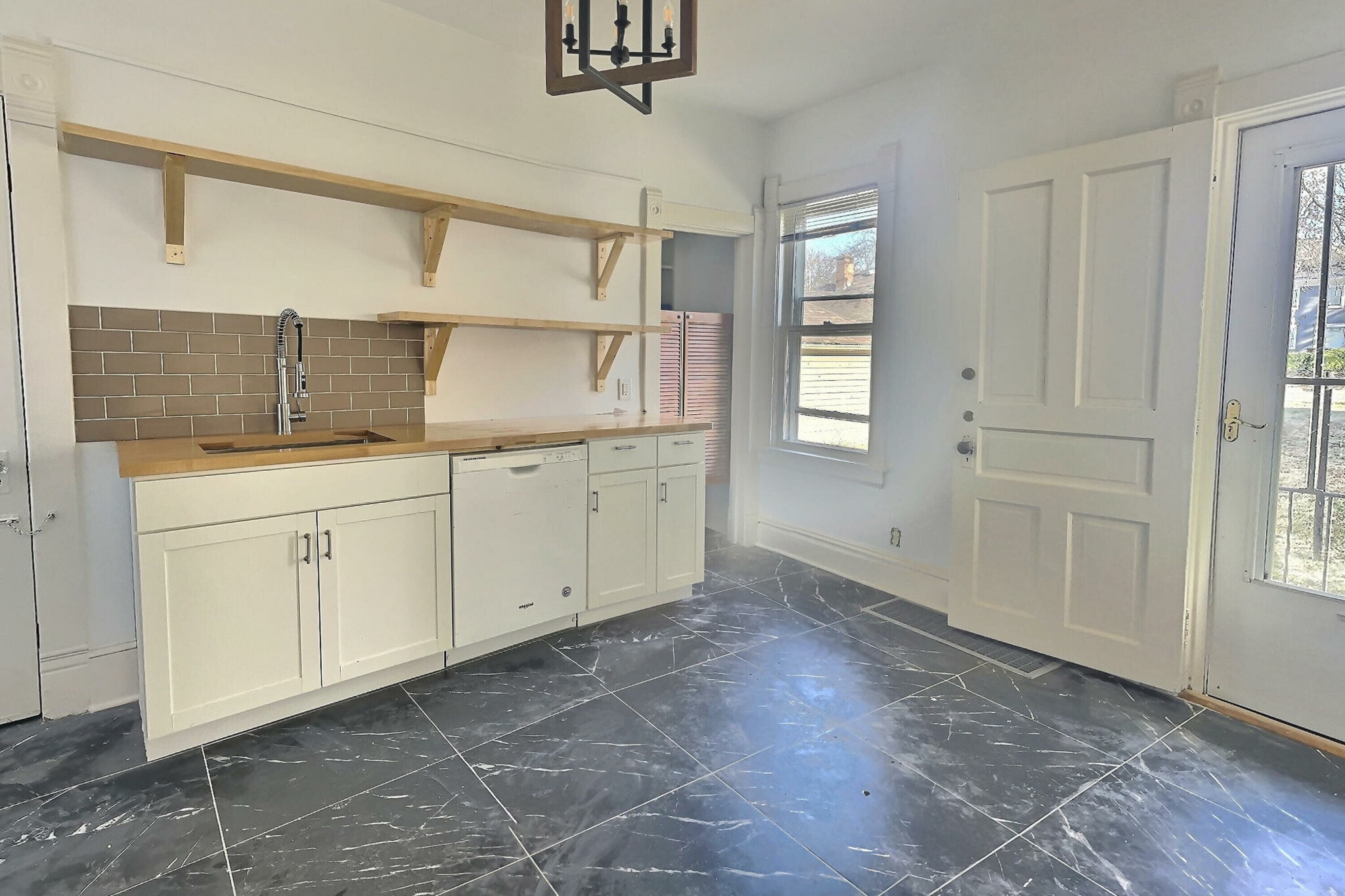 Building Photo - 712 45th St