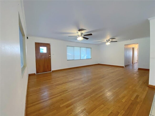 Building Photo - 902 S Scenic Hwy