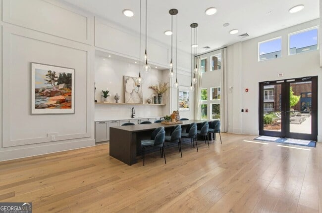 Building Photo - 550 Webb Gin House Rd