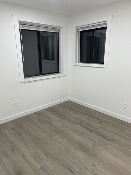 Building Photo - 9535 Ashworth Ave N