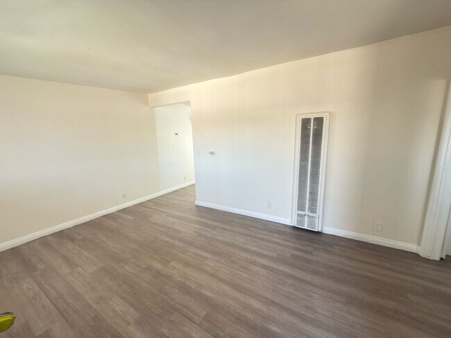 Building Photo - 1630 Arapahoe St