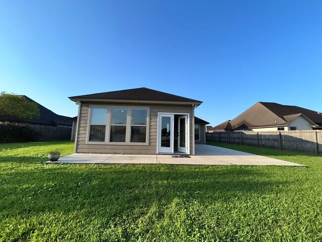 Building Photo - 41488 Creekstone Avenue