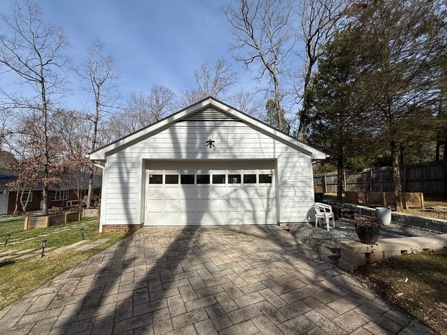 Building Photo - Gorgeous 3BD, 2.5BA North Raleigh Home on a Large Lot with a 2-Car Detached Garage in a Prime Loc...