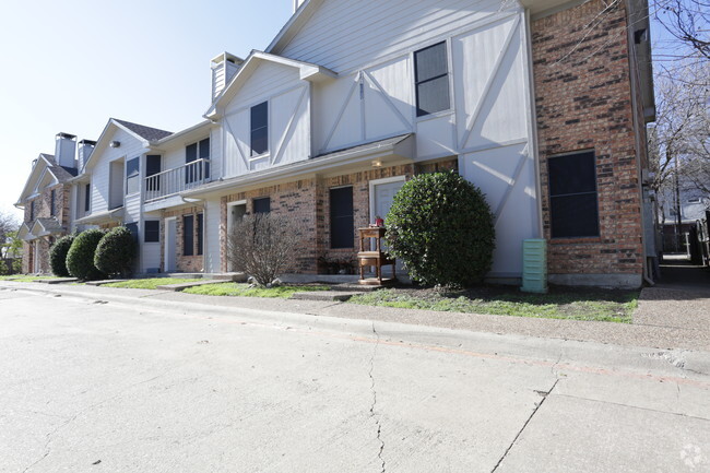 Building - Texas Star Townhomes