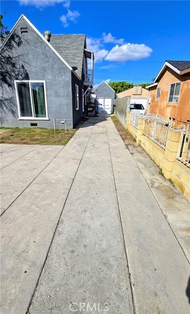 Building Photo - 5747 Jefferson Ave