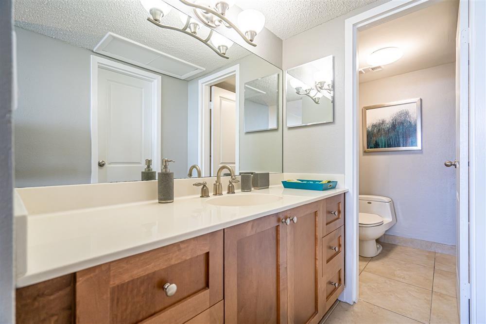 Building Photo - 1830 Embassy Dr