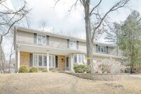 Building Photo - Fully Furnished 5 Bedroom 2.5 Bathroom in Madison, WI