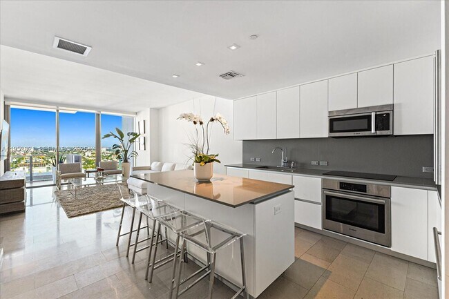 Building Photo - 88 SW 7th St