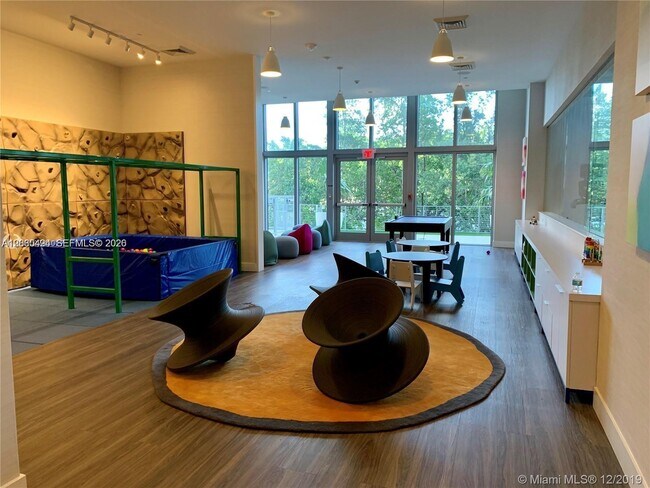 Building Photo - 16385 Biscayne Blvd