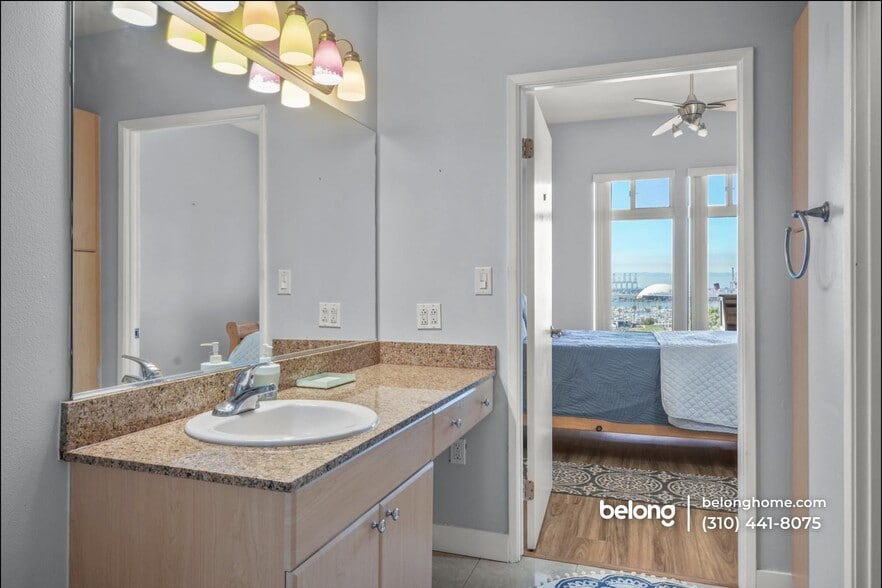 Building Photo - 488 E Ocean Blvd