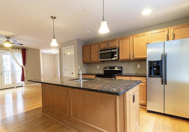 Building Photo - 2-Bed, 2-Bath Gem in Philadelphia's