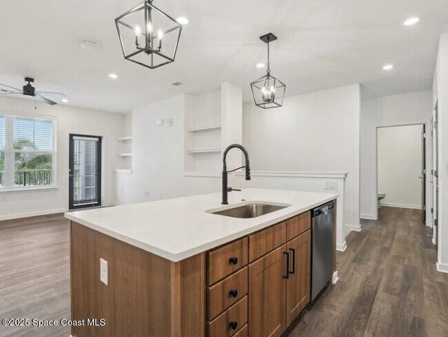 Building Photo - 1073 Journey Cir