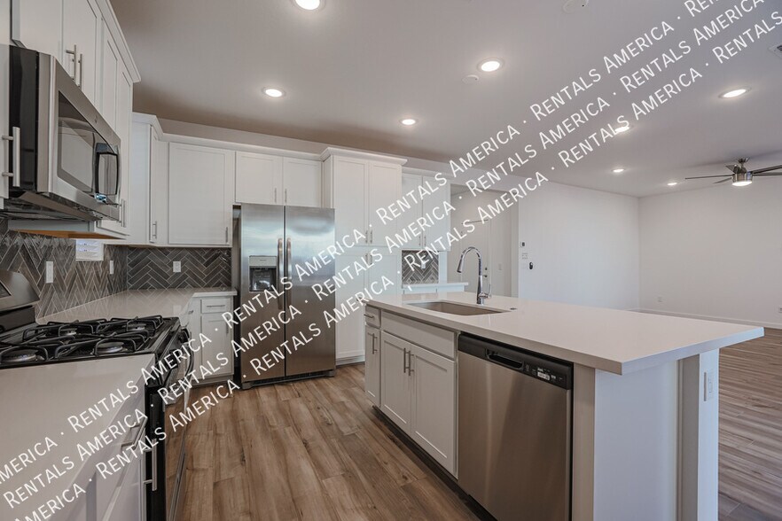 Building Photo - 17717 W Cassia Way