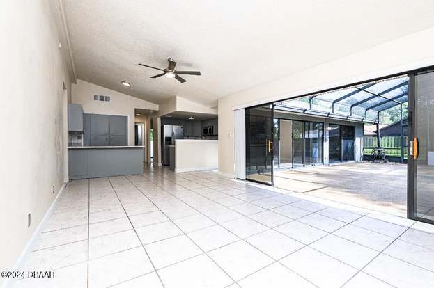 Building Photo - 4 Baywood Dr