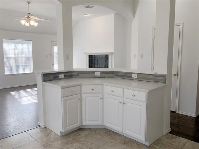Building Photo - 9113 Couples Dr
