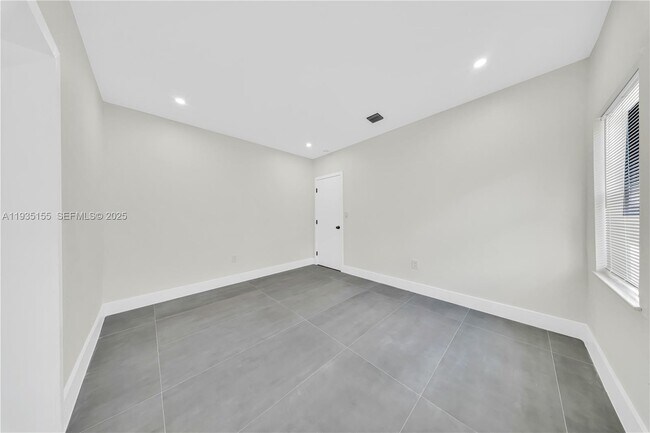 Building Photo - 807 NW 51st St