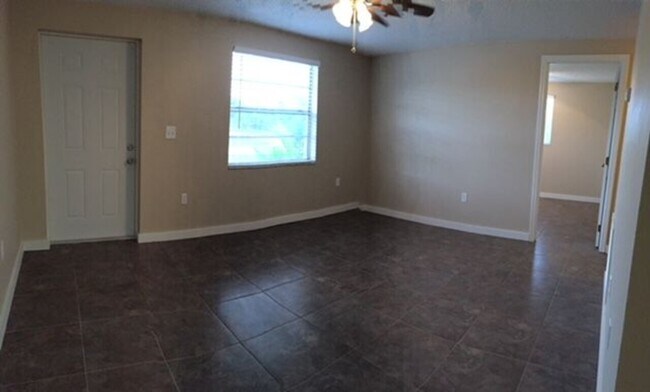 Building Photo - Maltz