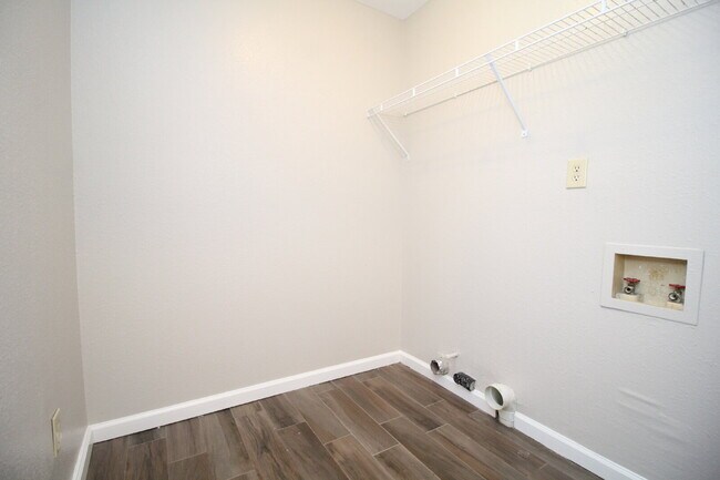 Building Photo - Option 2 (Lifestyle-Focused): Spacious & Stylish 3BR/2BA Home in Avondale Near NAS Pensacola | Va...