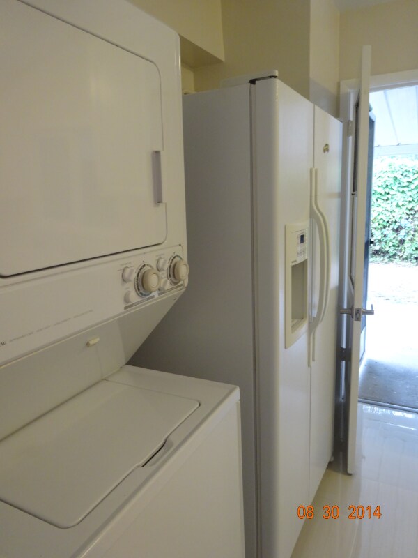 Building Photo - 382 La Perle Pl