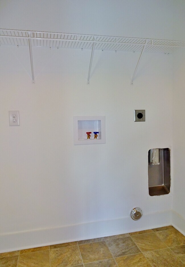 Building Photo - Home for Rent in Vance, AL... Available to...